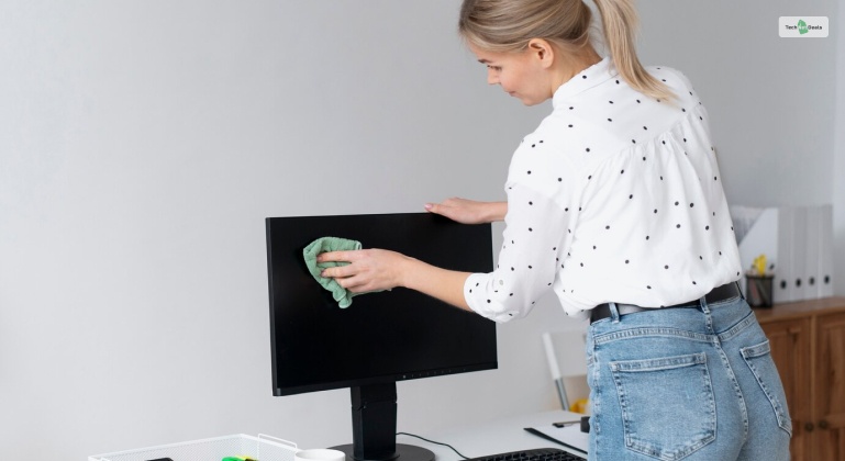 How To Clean Gaming Monitor? The Steps to Clean It Perfectly!