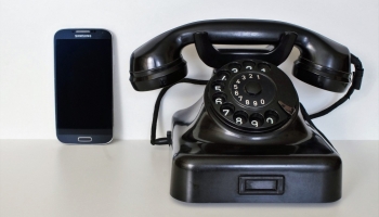 5 Difference Between A Business Phone and A Regular Phone
